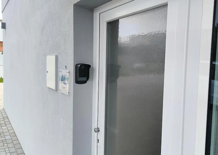 בית הארחה Suitel פומבל